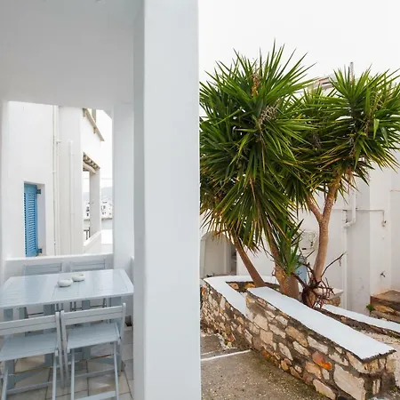 Pebbles 1bd House With Sea View In The Heart Of Apartament