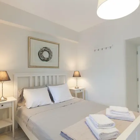 Pebbles 1bd House With Sea View In The Heart Of Lejlighed