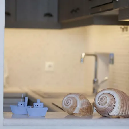 Pebbles 1bd House With Sea View In The Heart Of Apartmán Nausa