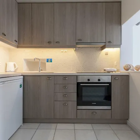 Pebbles 1bd House With Sea View In The Heart Of Nausa