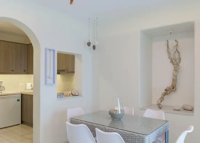 Pebbles 1bd House With Sea View In The Heart Of Διαμέρισμα