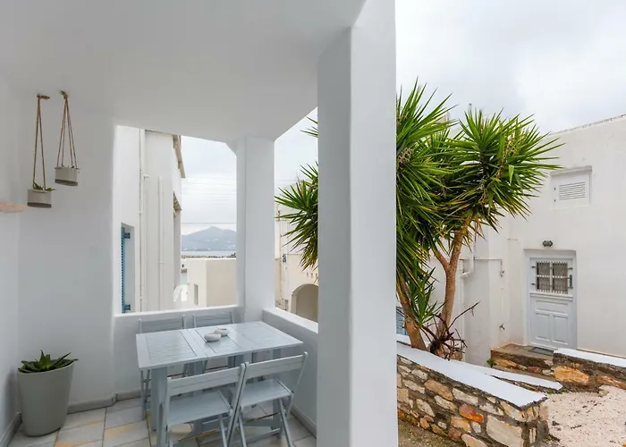 Pebbles 1bd House With Sea View In The Heart Of *