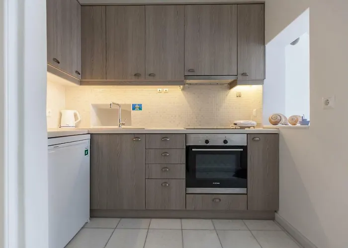 Pebbles 1bd House With Sea View In The Heart Of Νάουσα